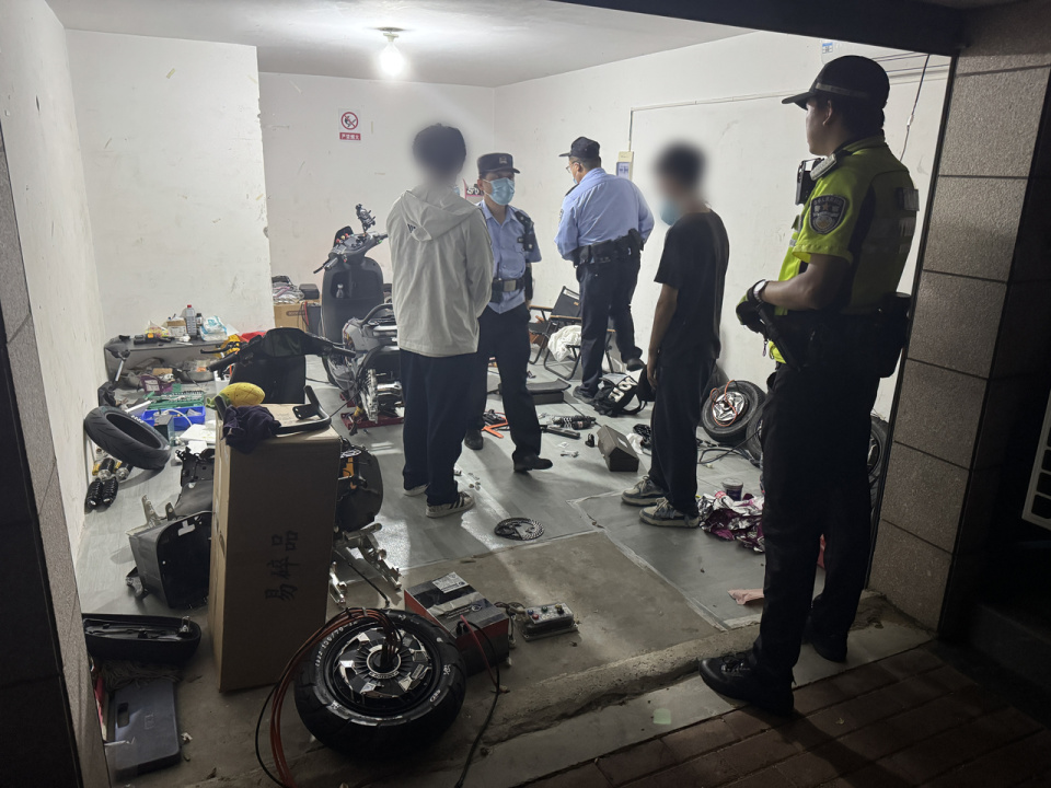 現金網：時速150公裡，這是電動自行車？浙江舟山查獲的這輛車，速度破紀錄